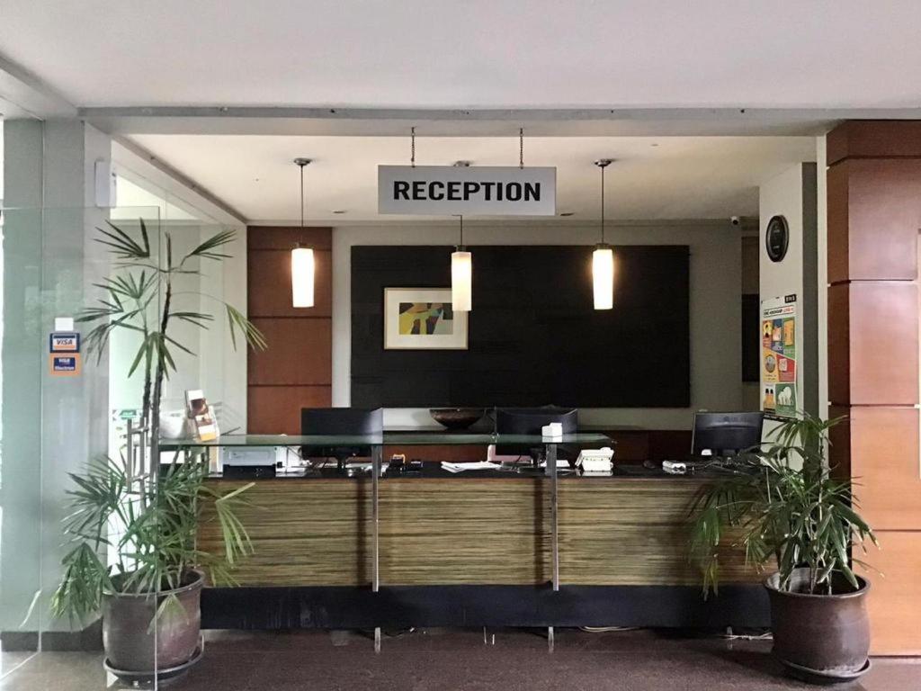 Capital O 874 Hotel Nyland Pasteur Bandung Exterior photo