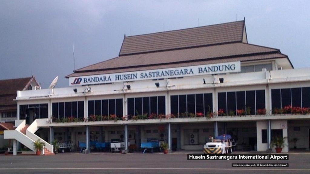Capital O 874 Hotel Nyland Pasteur Bandung Exterior photo