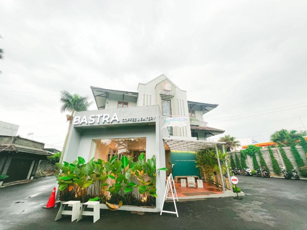 Capital O 874 Hotel Nyland Pasteur Bandung Exterior photo