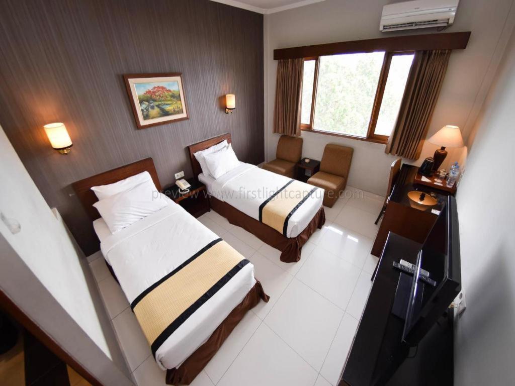 Capital O 874 Hotel Nyland Pasteur Bandung Exterior photo