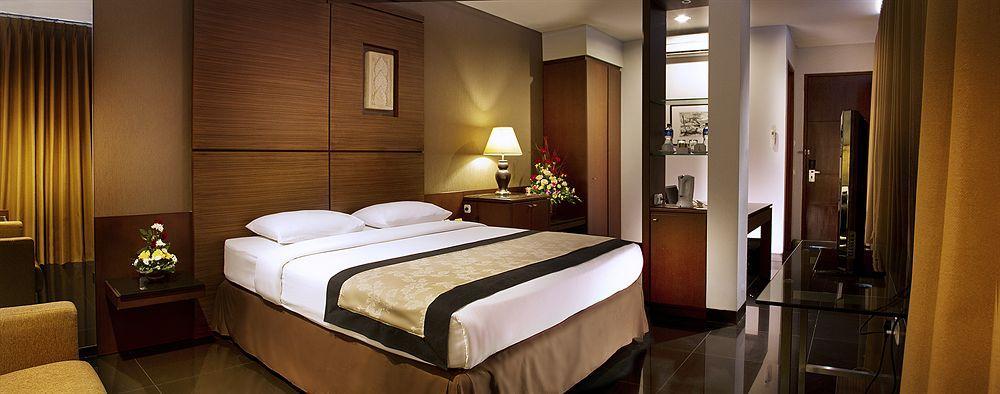 Capital O 874 Hotel Nyland Pasteur Bandung Exterior photo