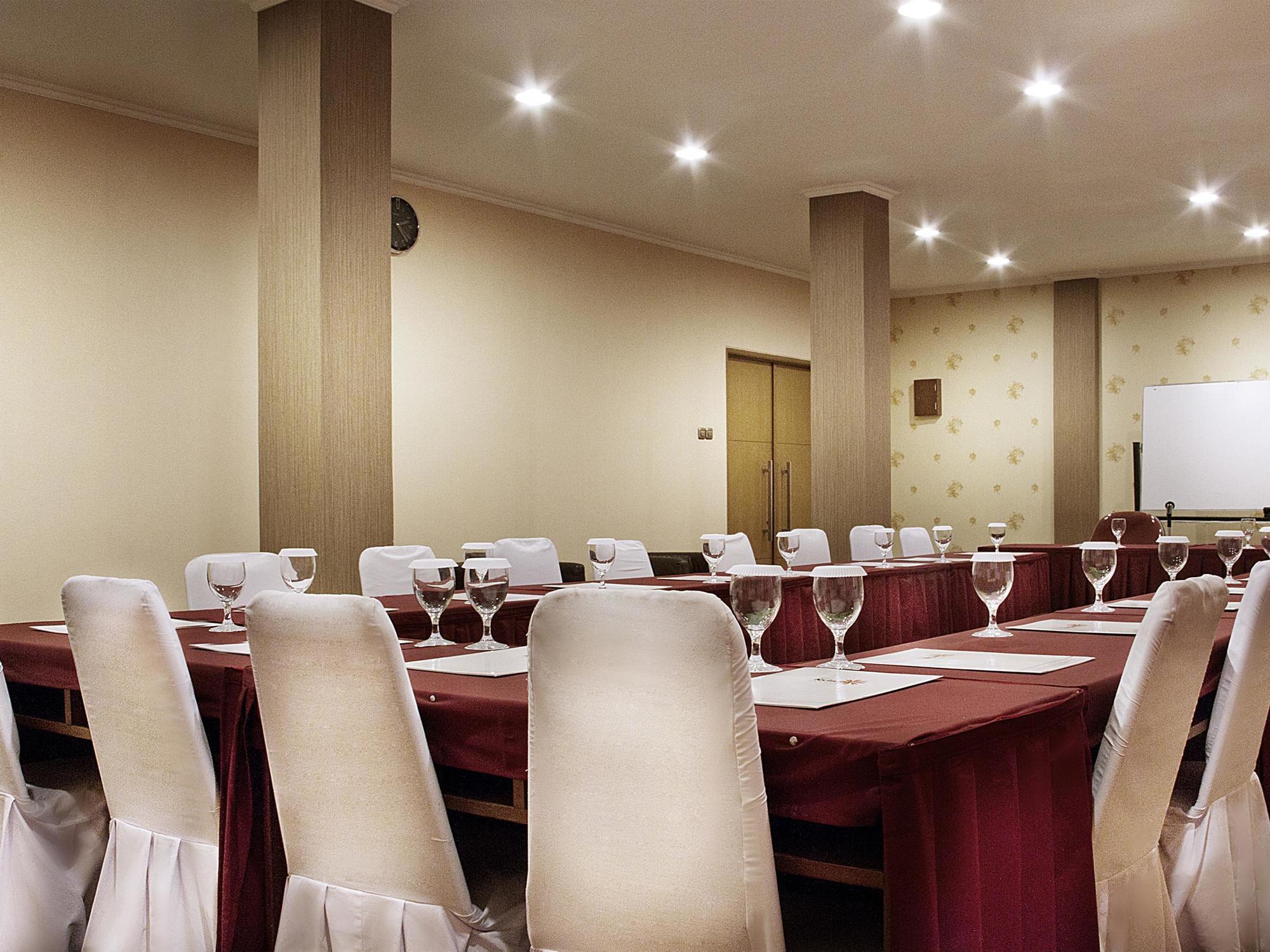 Capital O 874 Hotel Nyland Pasteur Bandung Exterior photo