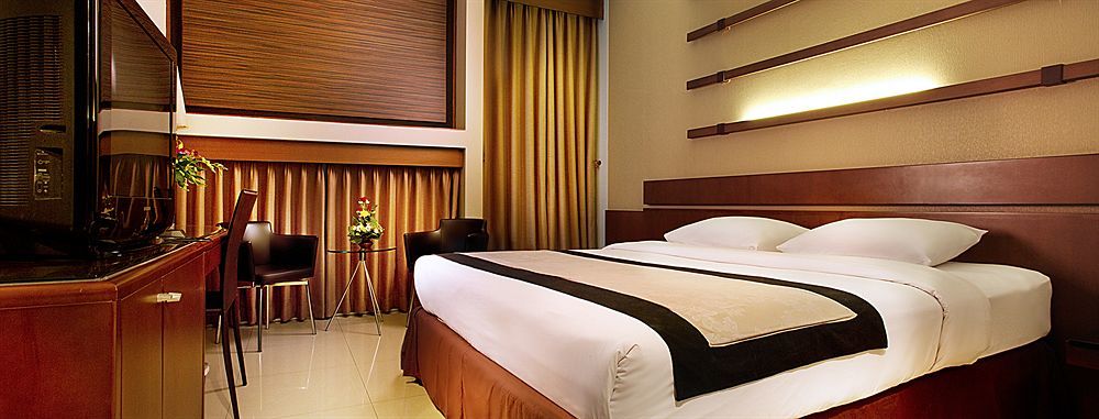 Capital O 874 Hotel Nyland Pasteur Bandung Exterior photo