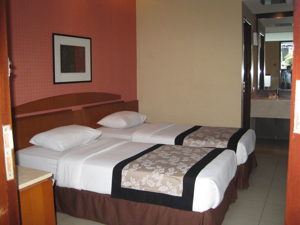 Capital O 874 Hotel Nyland Pasteur Bandung Exterior photo