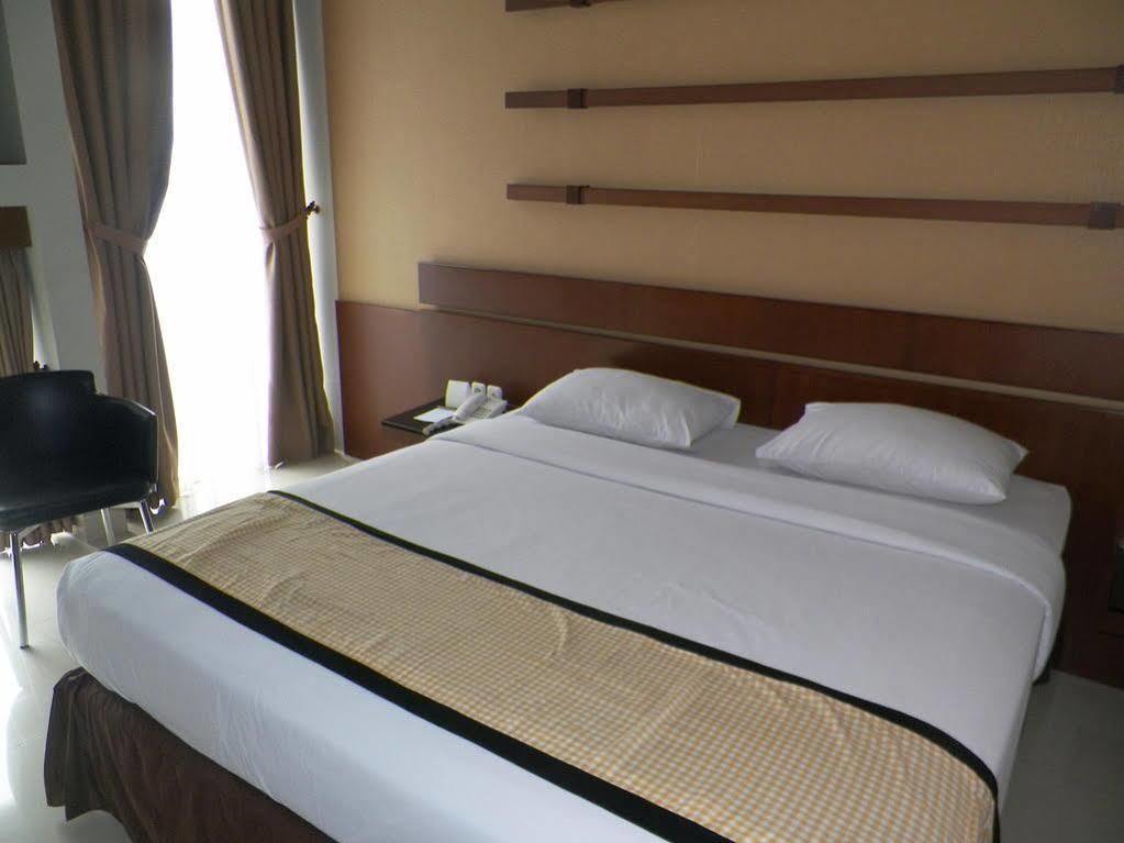 Capital O 874 Hotel Nyland Pasteur Bandung Exterior photo