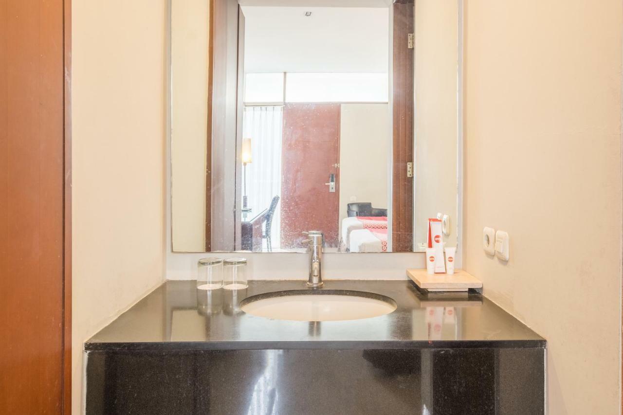 Capital O 874 Hotel Nyland Pasteur Bandung Exterior photo